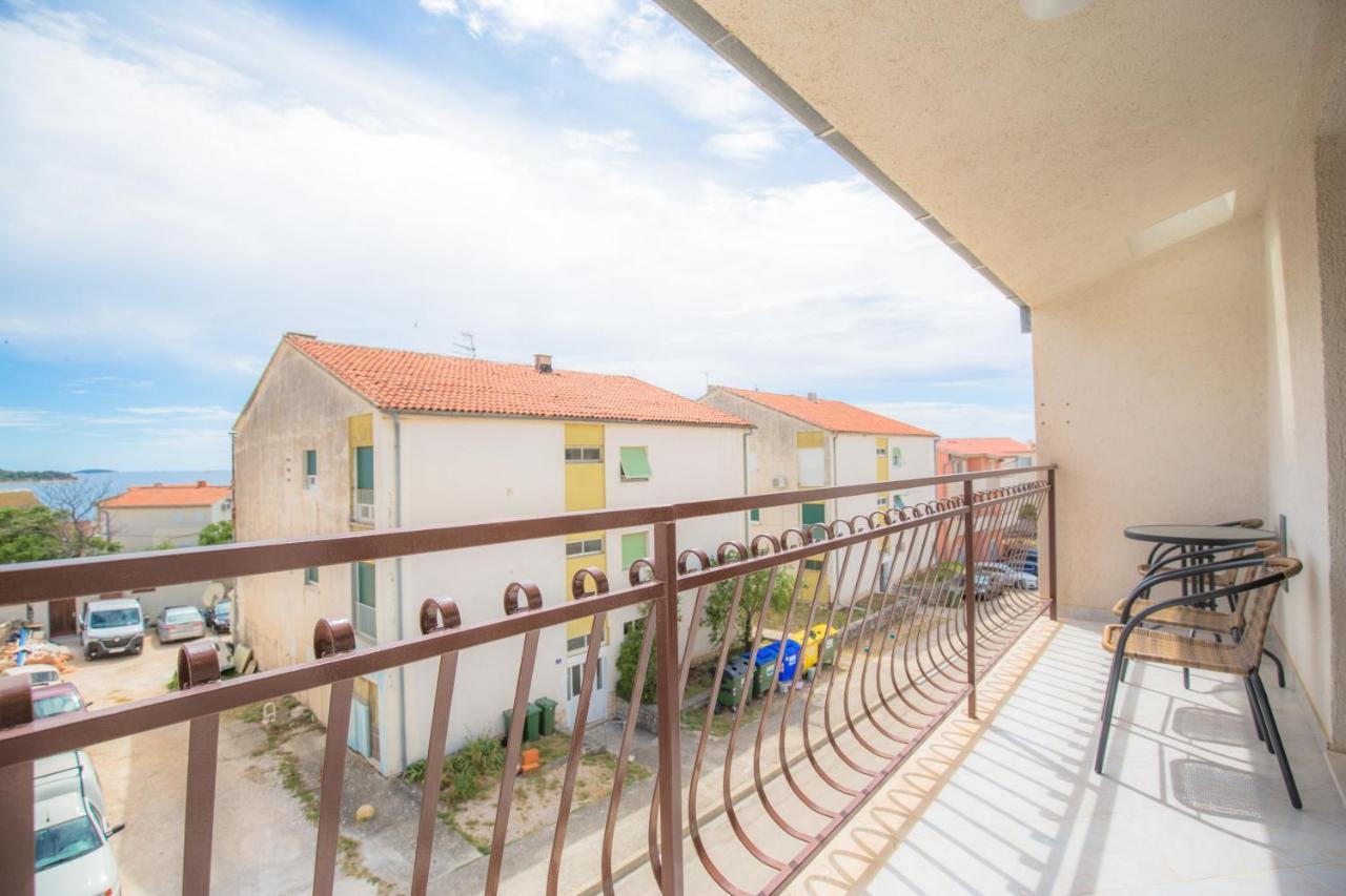 Dagulo Apartment Primosten Exterior photo