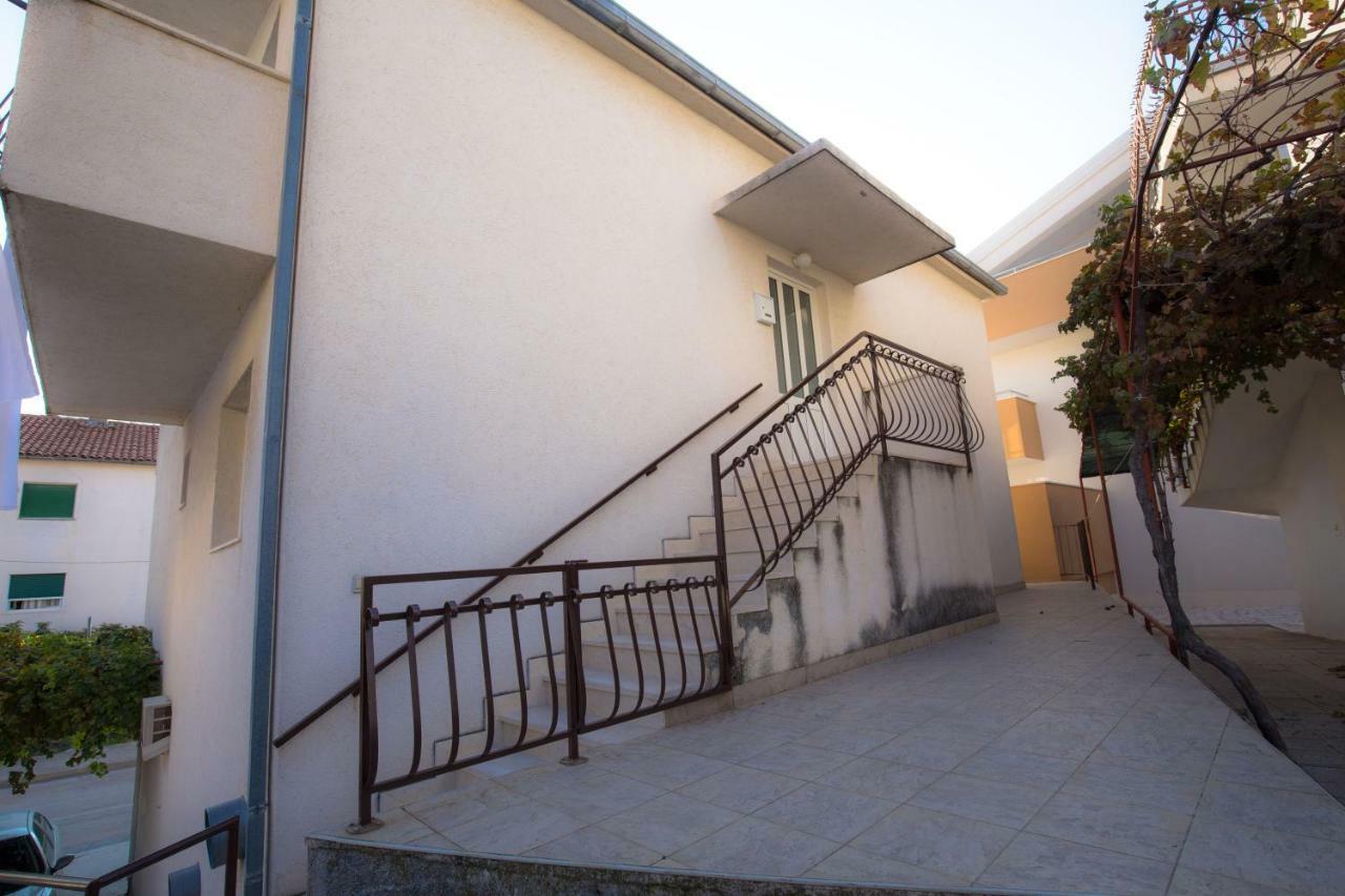 Dagulo Apartment Primosten Exterior photo
